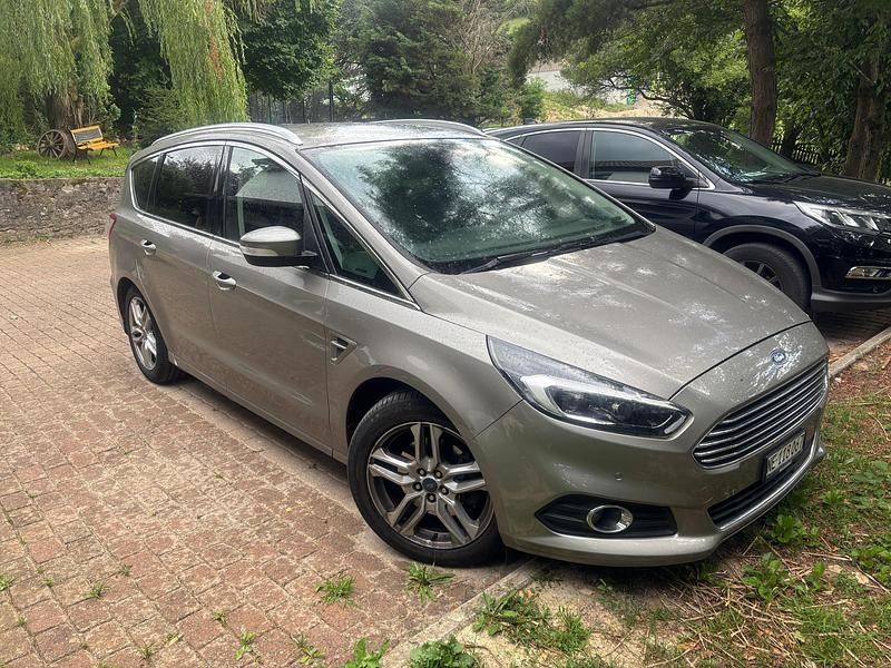 Gebraucht Ford S-MAX Titanium 180 PS (132 kW) 2016 Van / Kleinbus