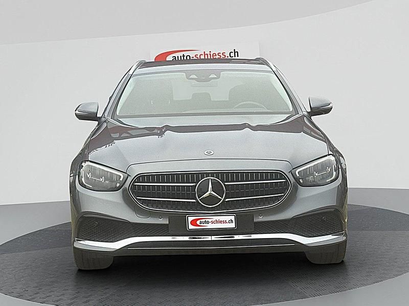 Gebraucht Mercedes E300 Avantgarde 306 PS (225 kW) 2021 Kombi