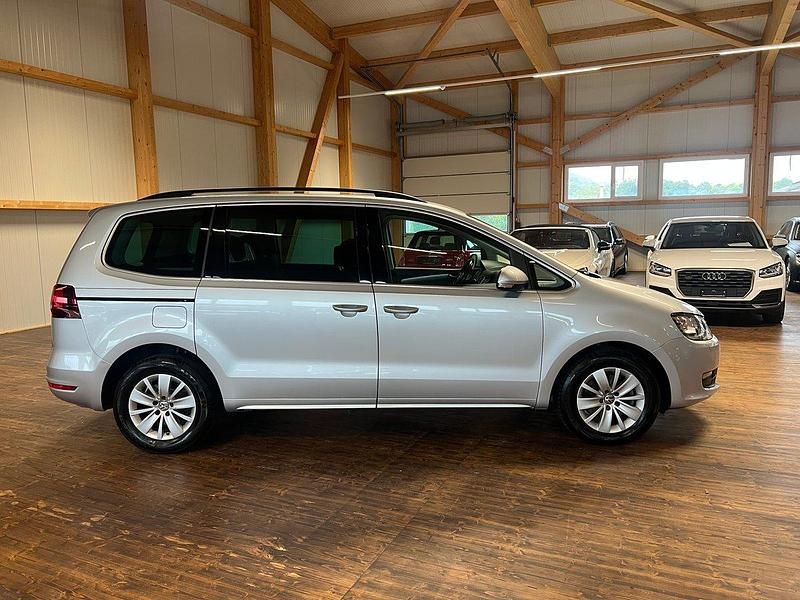 Gebraucht VW Sharan Comfortline 177 PS (130 kW) 2019 Van / Kleinbus