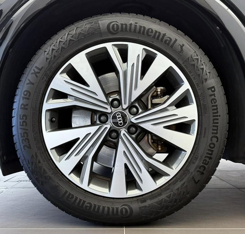 Gebraucht Audi Q4 e-tron Comfort 219 kW (299 PS) 2023 Schwarz SUV