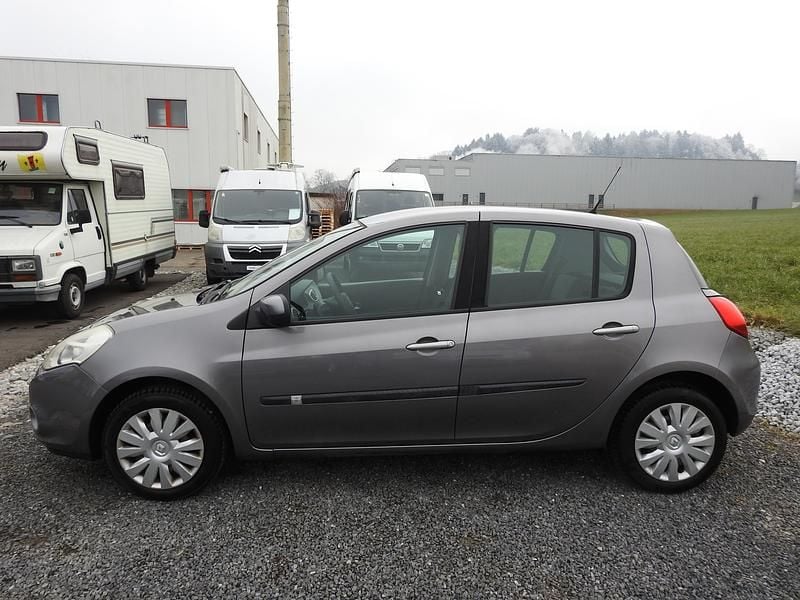 Gebraucht Renault Clio II Expression 75 PS (55 kW) 2010