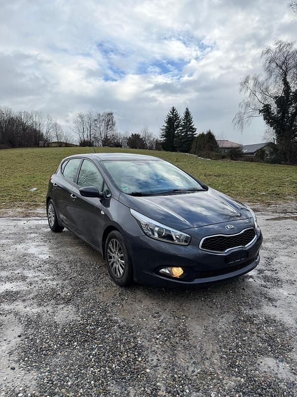 Gebraucht 2015 Kia Ceed Style Kleinwagen | CHF 4’999 (Superpreis) - Bild 1/4