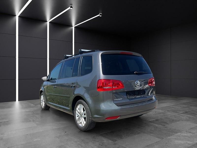 Gebraucht VW Touran Trendline 105 PS (77 kW) 2011 Van / Kleinbus