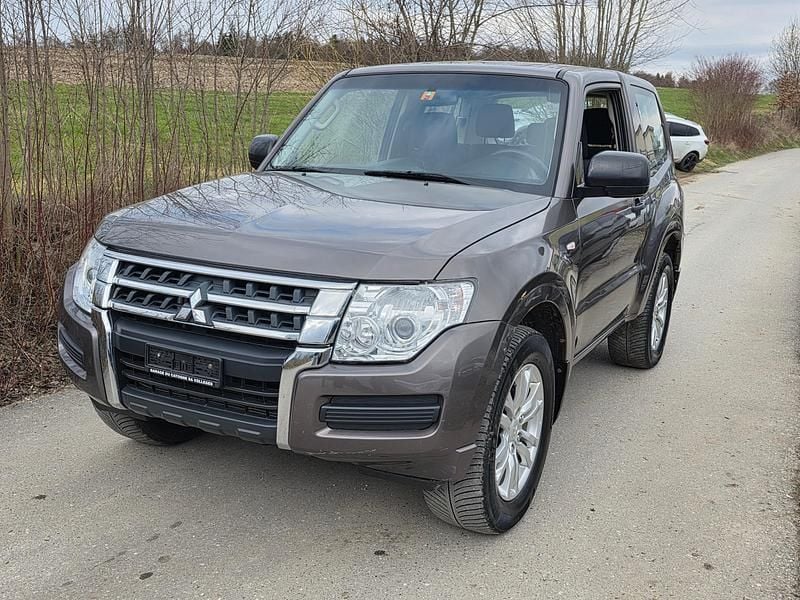 Gebraucht Mitsubishi Pajero 200 PS (147 kW) 2015 SUV