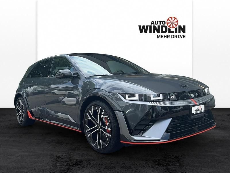 Grau Gebraucht 2024 Hyundai Ioniq Kleinwagen | CHF 80’250 - Bild 1/4