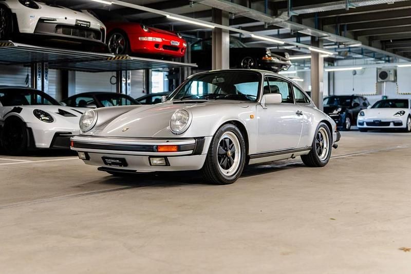 Silber Gebraucht 1984 Porsche 911 Carrera Coupé | CHF 104’900 - Bild 1/4