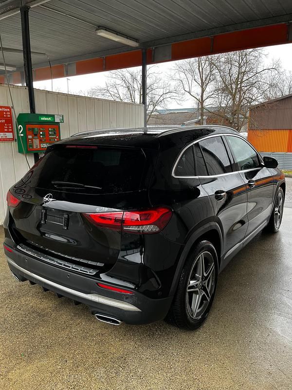 Gebraucht Mercedes GLA250 AMG line 224 PS (164 kW) 2022 SUV