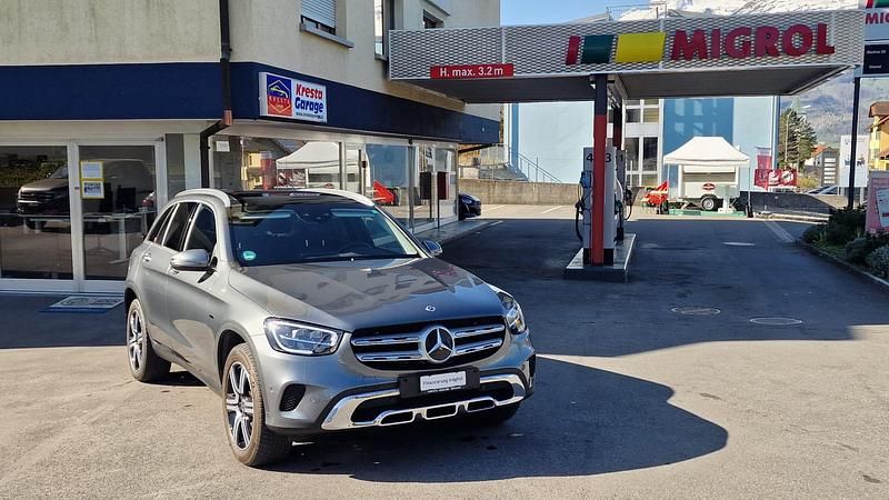 Gebraucht Mercedes GLC300e 307 PS (225 kW) 2020