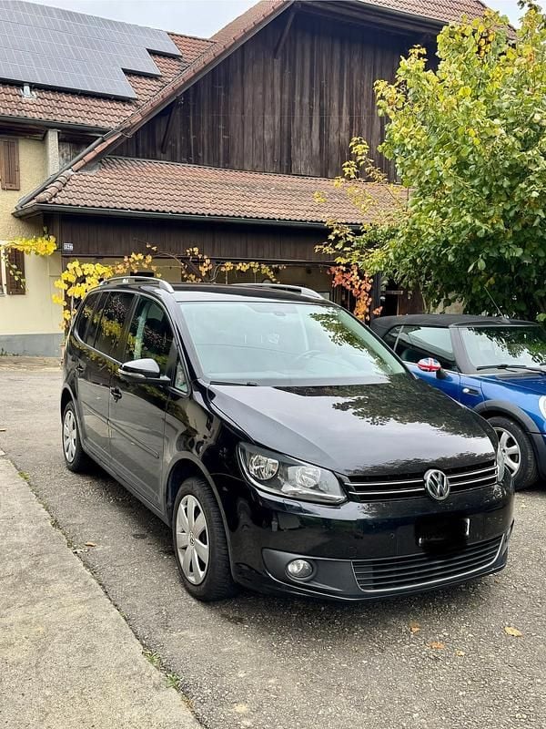 Gebraucht 2011 VW Touran Comfortline Van / Kleinbus | CHF 11’300 (Teuer) - Bild 1/4