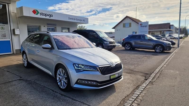 Silber Gebraucht 2019 Skoda Superb Style Kombi | CHF 16’500 (Teuer) - Bild 1/4