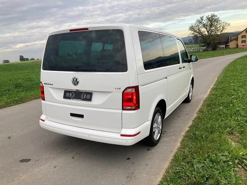 Gebraucht VW Multivan Trendline 150 PS (110 kW) 2018 Van