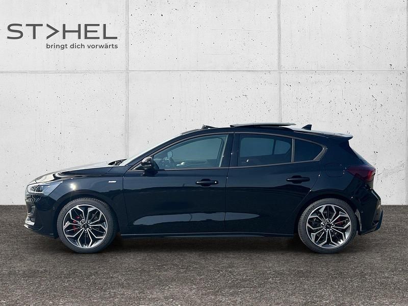 Neu Ford Focus ST-Line X 155 PS (114 kW) 2025 Schwarz Limousine