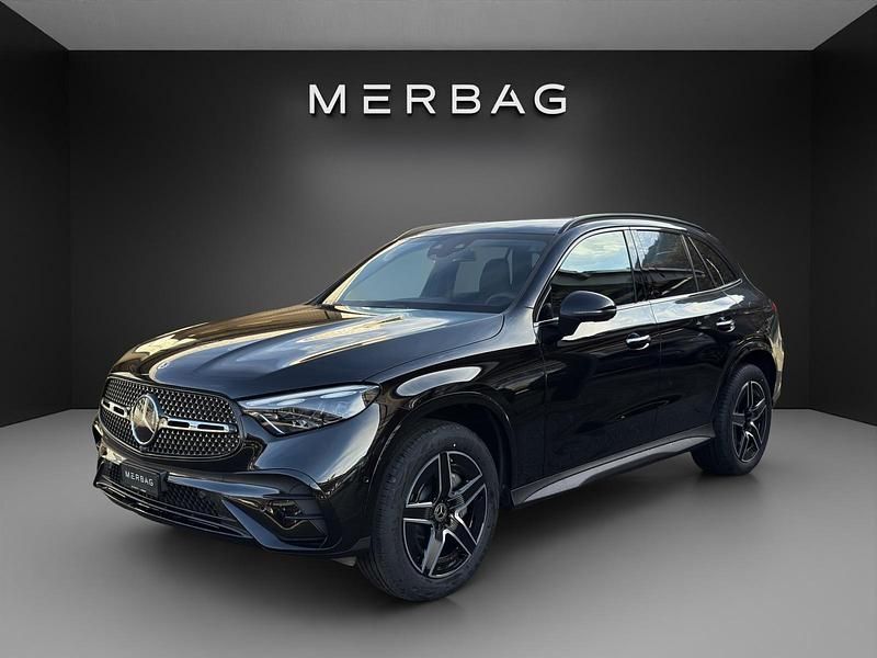 Schwarz Neu 2025 Mercedes GLC300e SUV | CHF 70’200 - Bild 1/4
