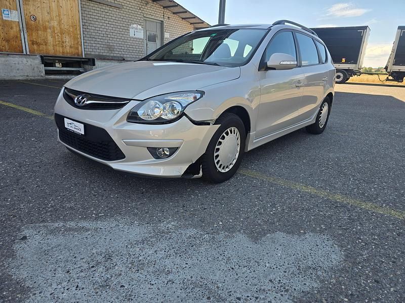Gebraucht Hyundai i30 Style 126 PS (92 kW) 2010 Kombi