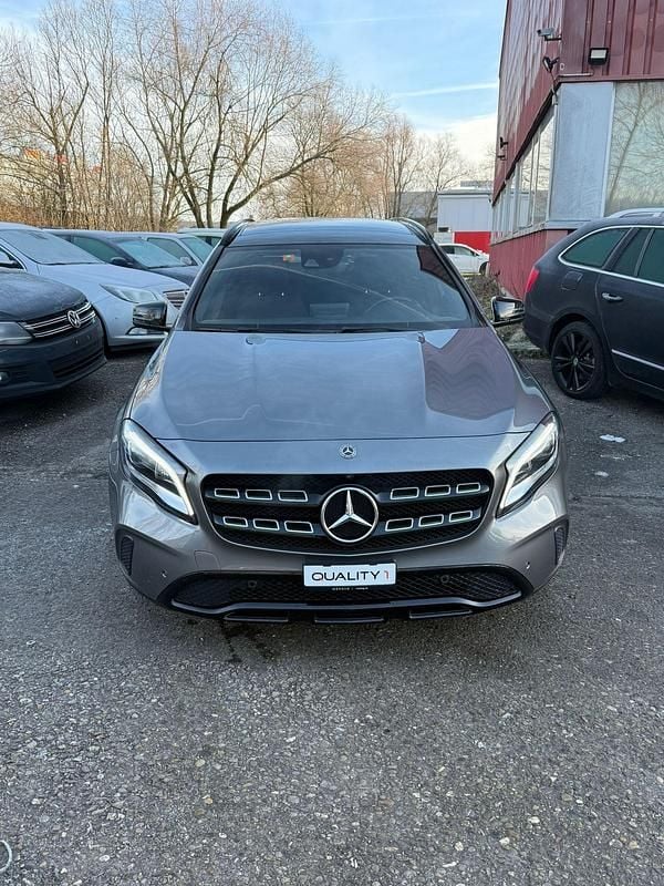 Gebraucht 2018 Mercedes GLA200 Night SUV | CHF 13’900 - Bild 1/4