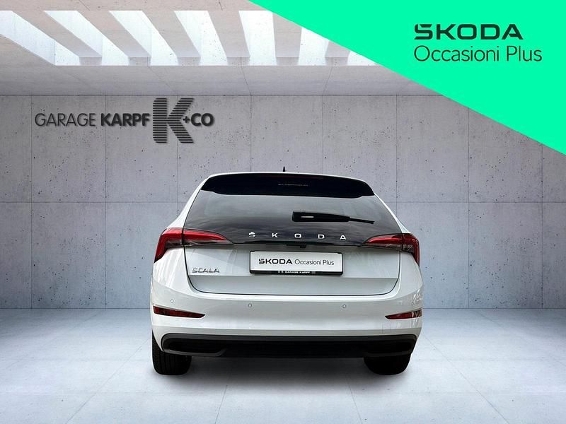 Gebraucht Skoda Scala Ambition 150 PS (110 kW) 2020 Weiss Kleinwagen