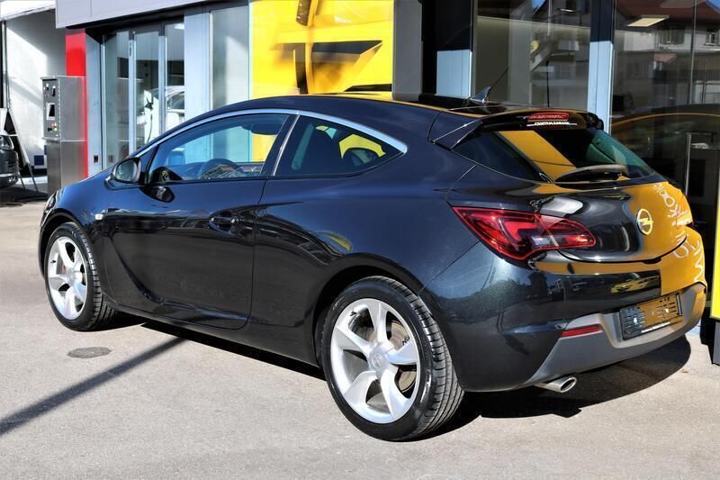 Gebraucht Opel Astra GTC Sport 180 PS (132 kW) 2013 Schwarz Limousine
