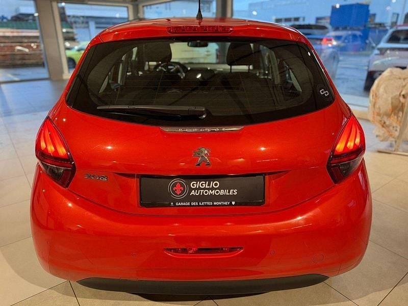 Gebraucht Peugeot 208 Allure 110 PS (80 kW) 2018 Kleinwagen