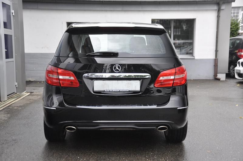 Gebraucht Mercedes B180 122 PS (89 kW) 2013 Van / Kleinbus