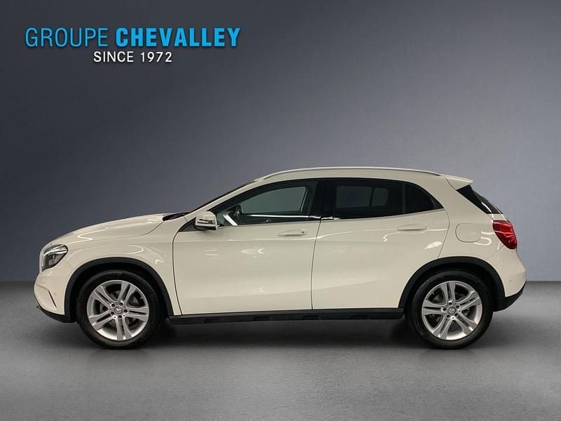 Gebraucht Mercedes GLA200 Urban 136 PS (100 kW) 2015 Weiss SUV