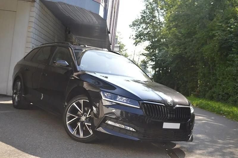 Schwarz Gebraucht 2025 Skoda Superb SportLine Kombi | CHF 35’750 (Etwas zu teuer) - Bild 1/4