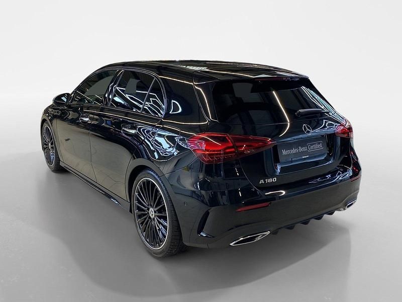 Gebraucht Mercedes A180 AMG line 150 PS (110 kW) 2023 Schwarz Limousine
