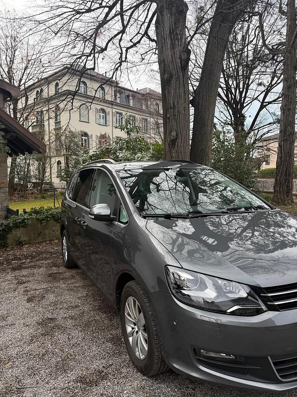 Gebraucht VW Sharan Comfortline 150 PS (110 kW) 2022 Van / Kleinbus