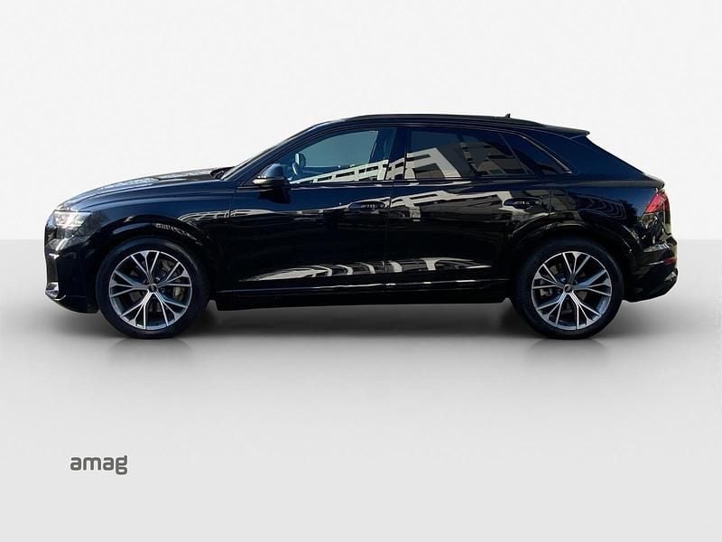 Gebraucht Audi Q8 Ambiente 394 PS (289 kW) 2024 Mythosschwarz metallic SUV