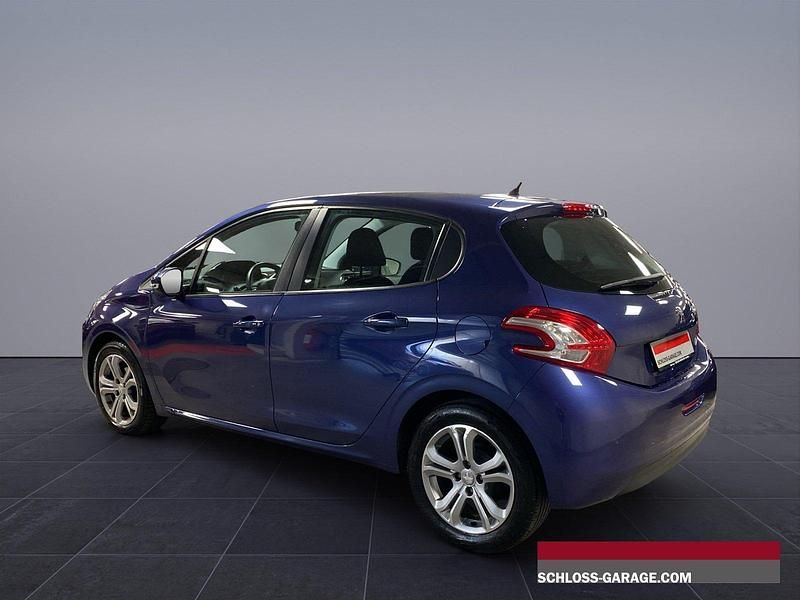 Gebraucht Peugeot 208 Active 68 PS (50 kW) 2014 Blau Kleinwagen