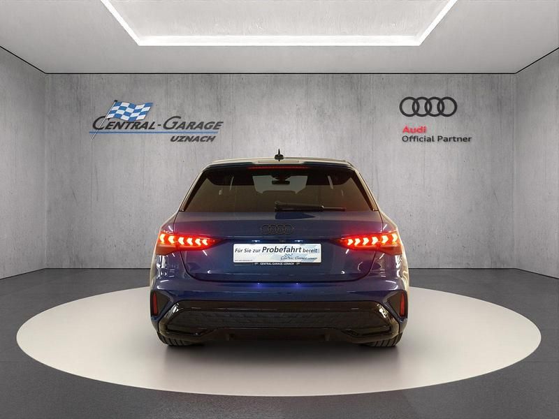 Gebraucht Audi A3 Attraction 150 PS (110 kW) 2025 Blau Limousine