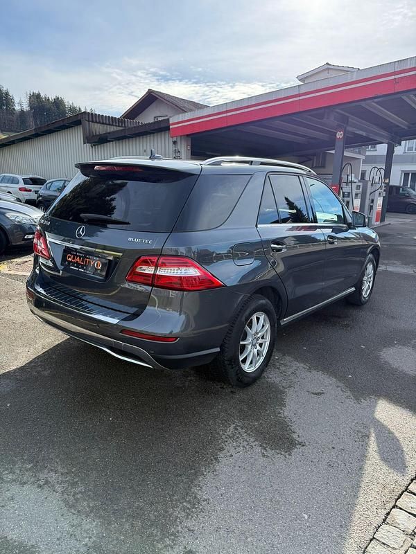 Gebraucht Mercedes ML350 Executive 258 PS (189 kW) 2014 SUV