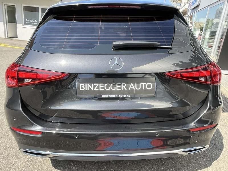 Gebraucht Mercedes C200 Avantgarde 204 PS (150 kW) 2022 Kombi