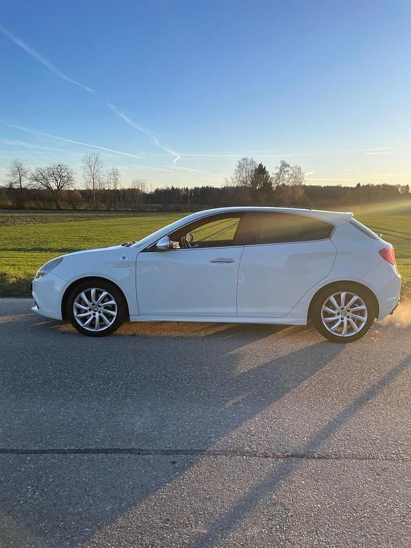 Gebraucht Alfa Romeo Giulietta Quadrifoglio Verde 235 PS (172 kW) 2011 Kleinwagen