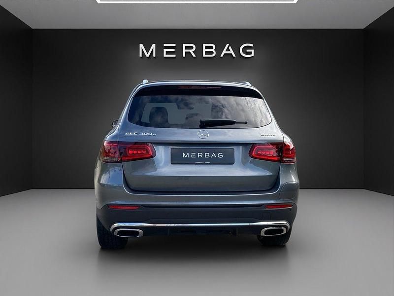 Gebraucht Mercedes GLC300e AMG line 211 PS (155 kW) 2021 SUV