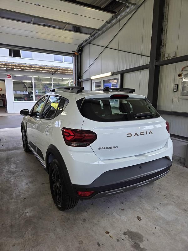 Neu Dacia Sandero Extreme 91 PS (66 kW) 2025 Weiss Kleinwagen