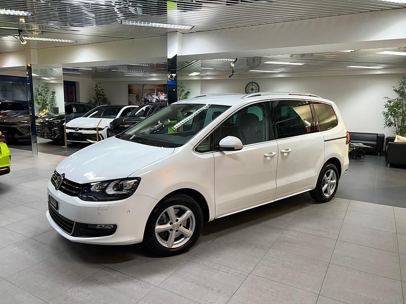 Gebraucht VW Sharan Comfortline 177 PS (130 kW) 2021 Van / Kleinbus