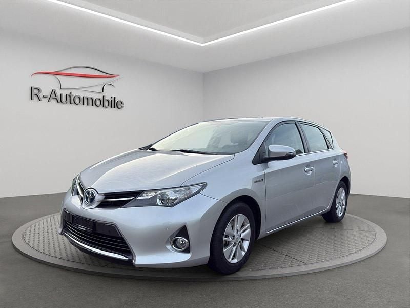 Gebraucht 2013 Toyota Auris Hybrid Sol Limousine | CHF 14’850 (Fairer Preis) - Bild 1/4