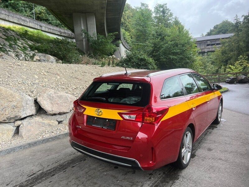 Gebraucht Toyota Auris Touring Sports Luna 132 PS (97 kW) 2013 Bordeaux Kombi