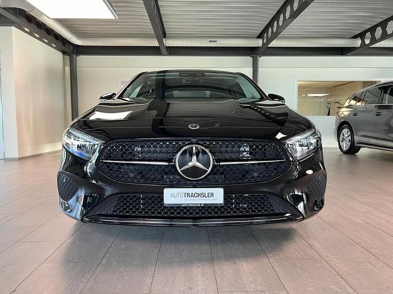 Gebraucht Mercedes A200 Progressive 177 PS (130 kW) 2023 Schwarz Limousine