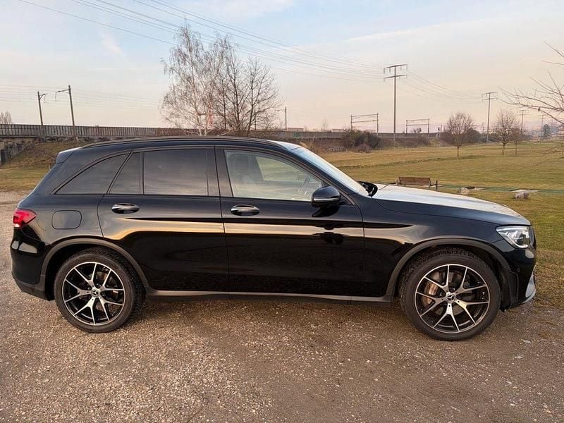 Gebraucht Mercedes GLC300 AMG line 245 PS (180 kW) 2022 SUV