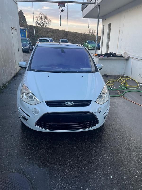 Gebraucht 2011 Ford S-MAX Titanium Van / Kleinbus | CHF 2’499 (Superpreis) - Bild 1/4