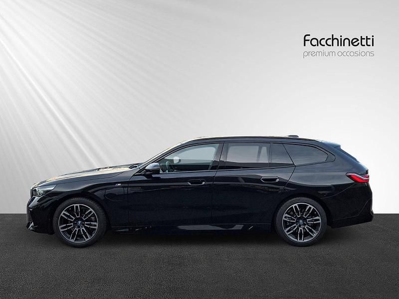 Gebraucht BMW 530e M Sport 299 PS (219 kW) 2025 Schwarz Kombi