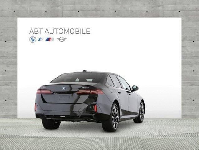 Neu BMW 550e Comfort Edition 489 PS (359 kW) 2025 Schwarz Limousine