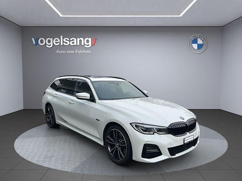 Gebraucht 2022 BMW 320e M Sport Kombi | CHF 30’800 (Superpreis) - Bild 1/4