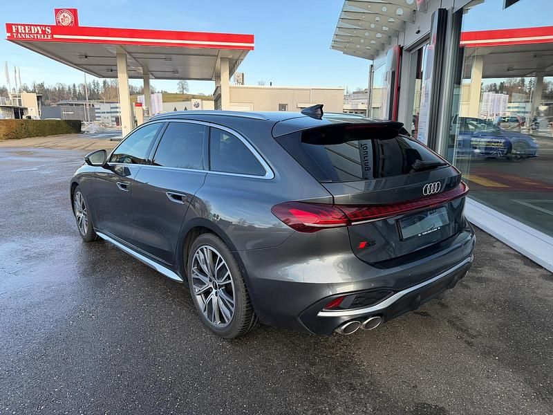 Gebraucht Audi S5 Ambiente 368 PS (270 kW) 2025 Grau Kombi