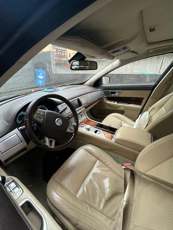 Gebraucht Jaguar XF Premium Luxury 207 PS (152 kW) 2009 Limousine