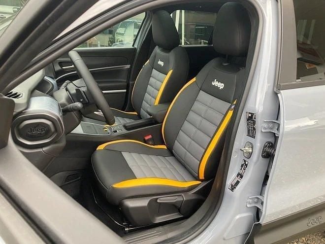 Neu Jeep Avenger North 136 PS (100 kW) 2025 Grau SUV