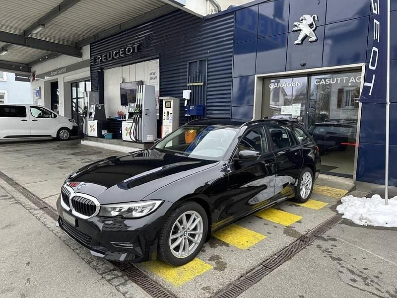 Schwarz Gebraucht 2022 BMW 320e Advantage Kombi | CHF 27’797 (Superpreis) - Bild 1/4