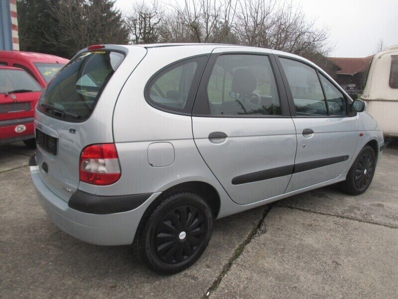 Gebraucht Renault Scénic 140 PS (102 kW) 2001 Van / Kleinbus