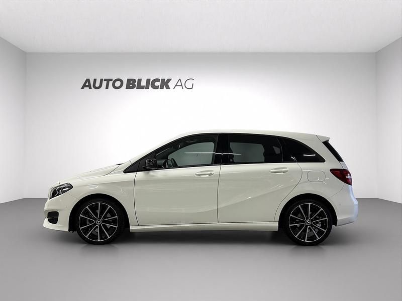 Gebraucht Mercedes B200 Night 156 PS (114 kW) 2018 Van / Kleinbus